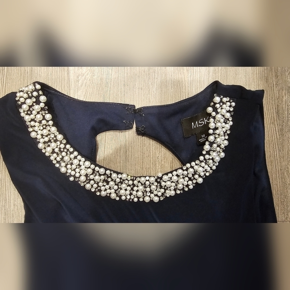 Women's Embellished-Neck Open-Back Ruched Dress - Picture 10 of 16